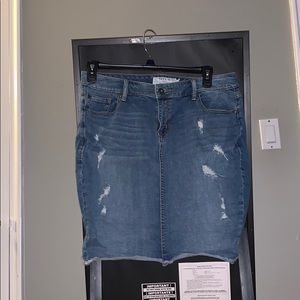 Torrid denim skirt size 16